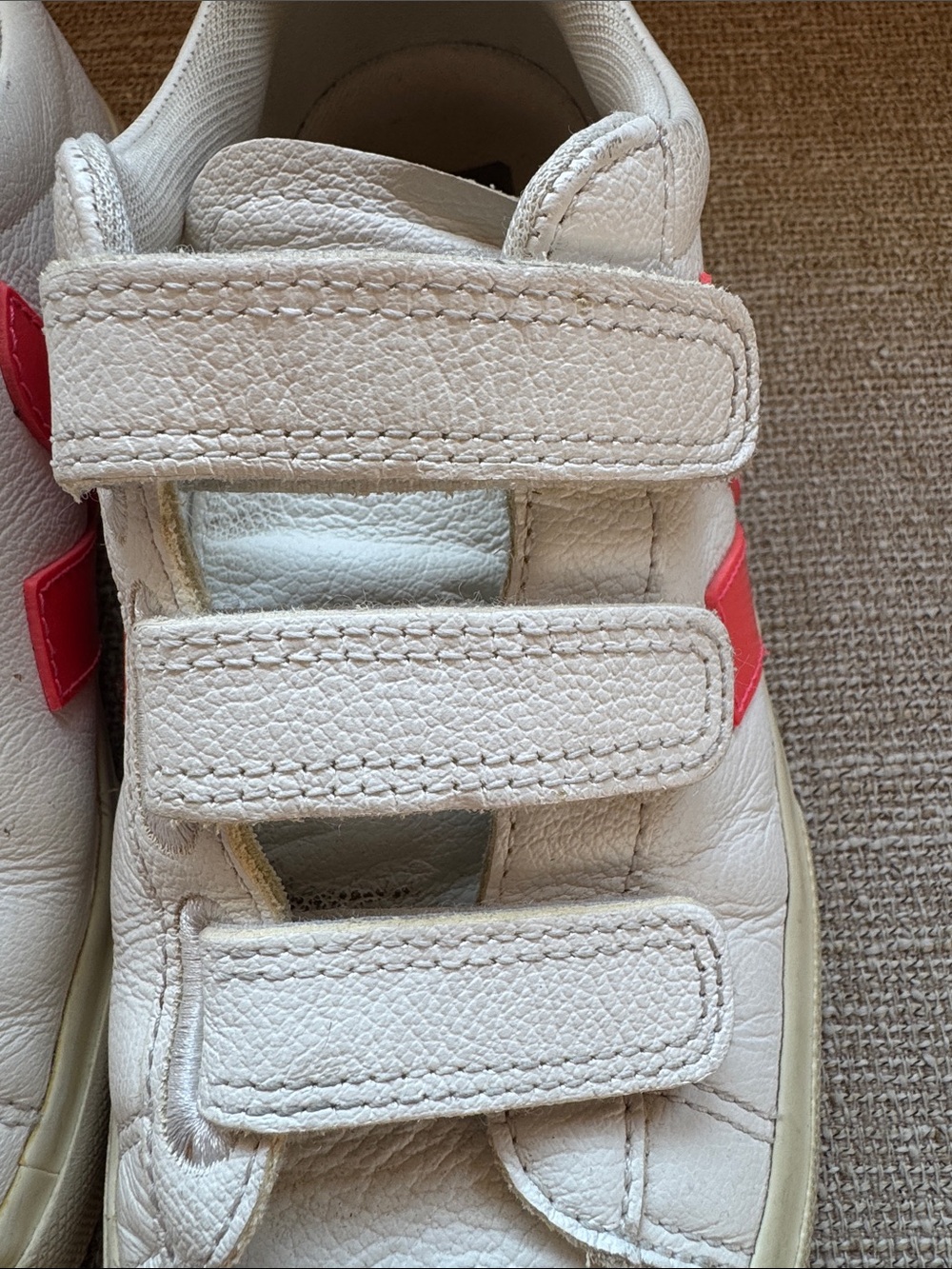 Veja “Recife” White Leather Sneakers with neon Pink Accents, size 39/8 - Picture 14 of 16